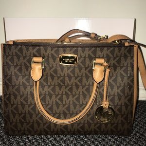 Michael kors printed tote purse